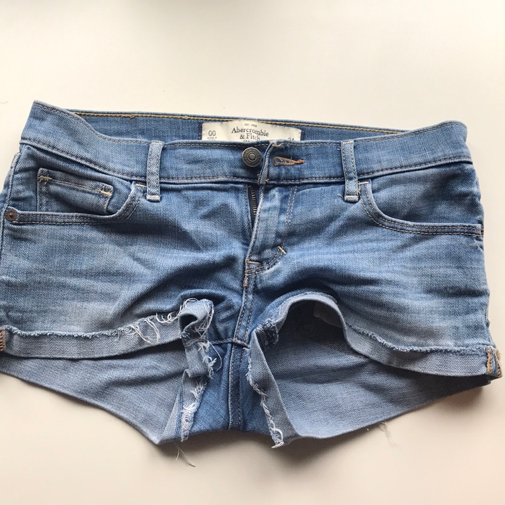Abercrombie& Fitch  denim shorts size 00 W 24